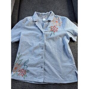 Susan Graver Style Blue White Seersucker Floral Embroidered Top M cotton Blend